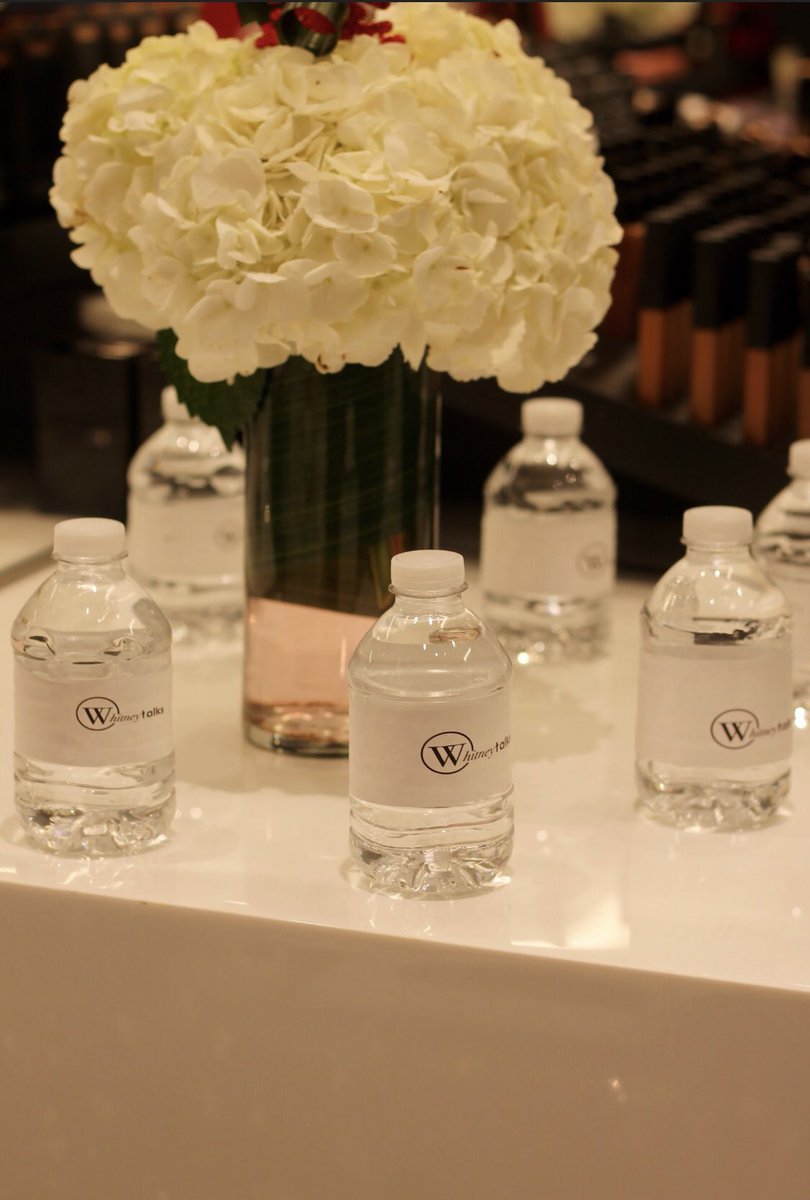 talksbrand's tweet photo. @nars_houston_boutique // Holiday Collection event x @talksevents β’ December 1st, 2018 || Houston, Texas.
#whitneytalks
#talksevents
πΈ: @NyagNetwork https://t.co/2staiC78Js