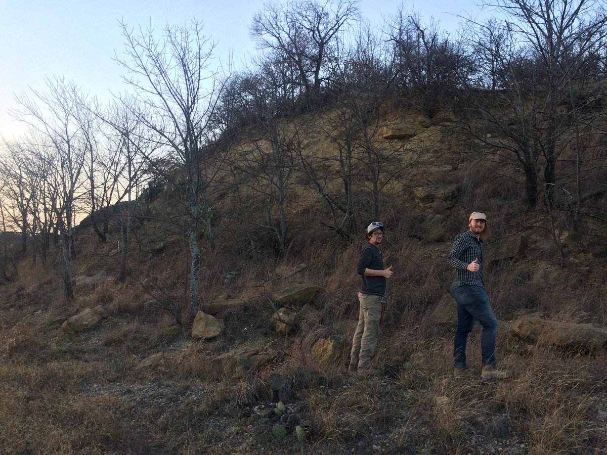 PetsiosLab's tweet image. It was a good weekend for some Late #Paleozoic field work with @echinerd and @Andrew_G_Flynn with some amazing partially articulated #crinoids!