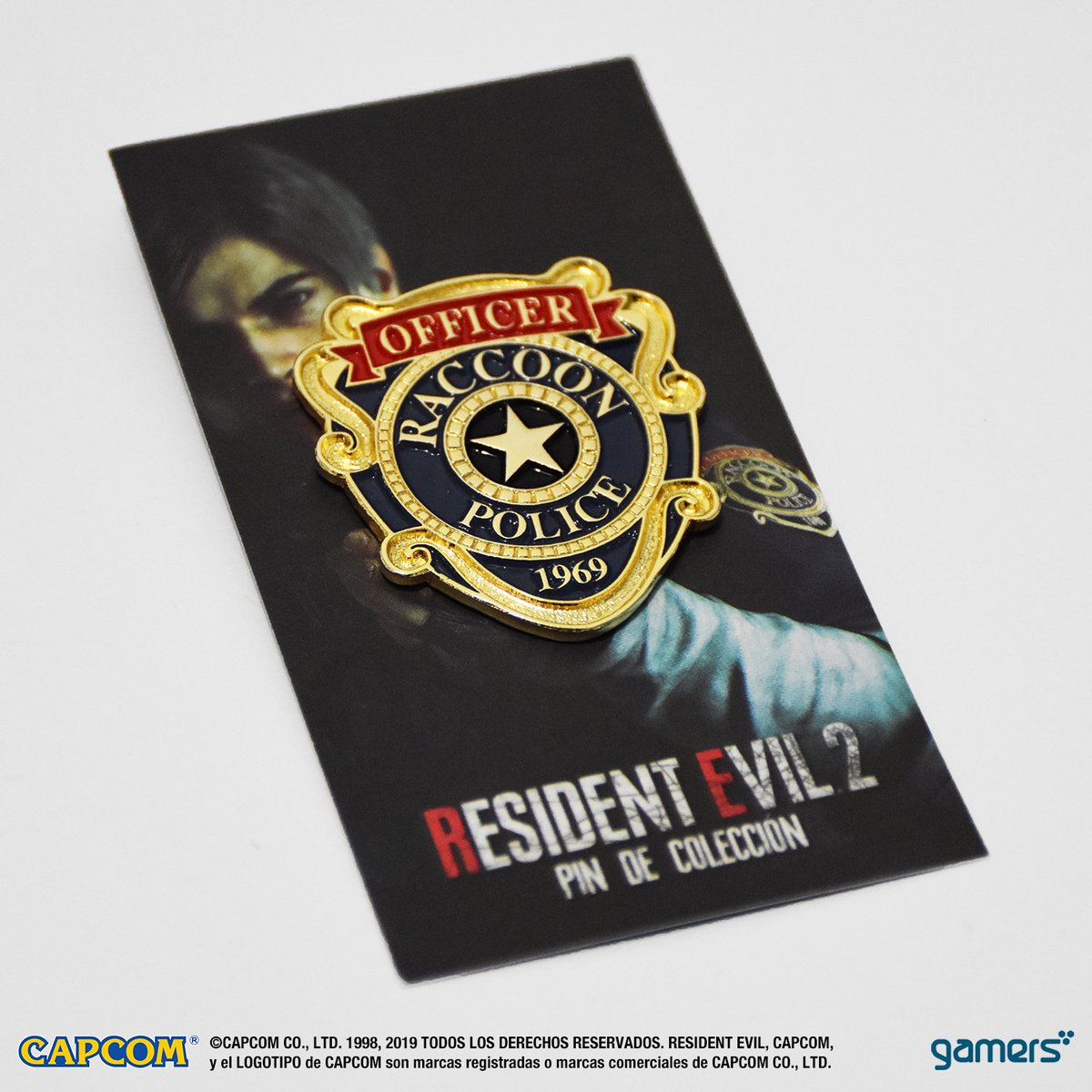 MxGameWeek's tweet photo. Si les parece poco, la promoción también ofrece a los fans de Resident Evil 2, la oportunidad de obtener un Pin de Colección Exclusivo para México al presentar el volante del Combo Gamer en @GAMERSRetail y realizar su preventa por $299 MXN #ResidentEvil2MX #DominosPizzaYJuega https://t.co/0QZqpbBQvO