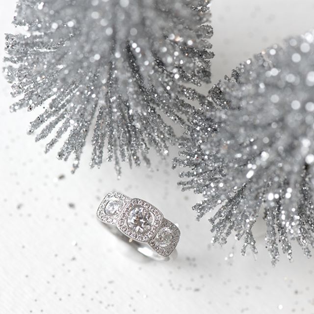 Diamonds that sparkle like a fresh sheet of snow on a beautiful winters day. ift.tt/2PgMq8U