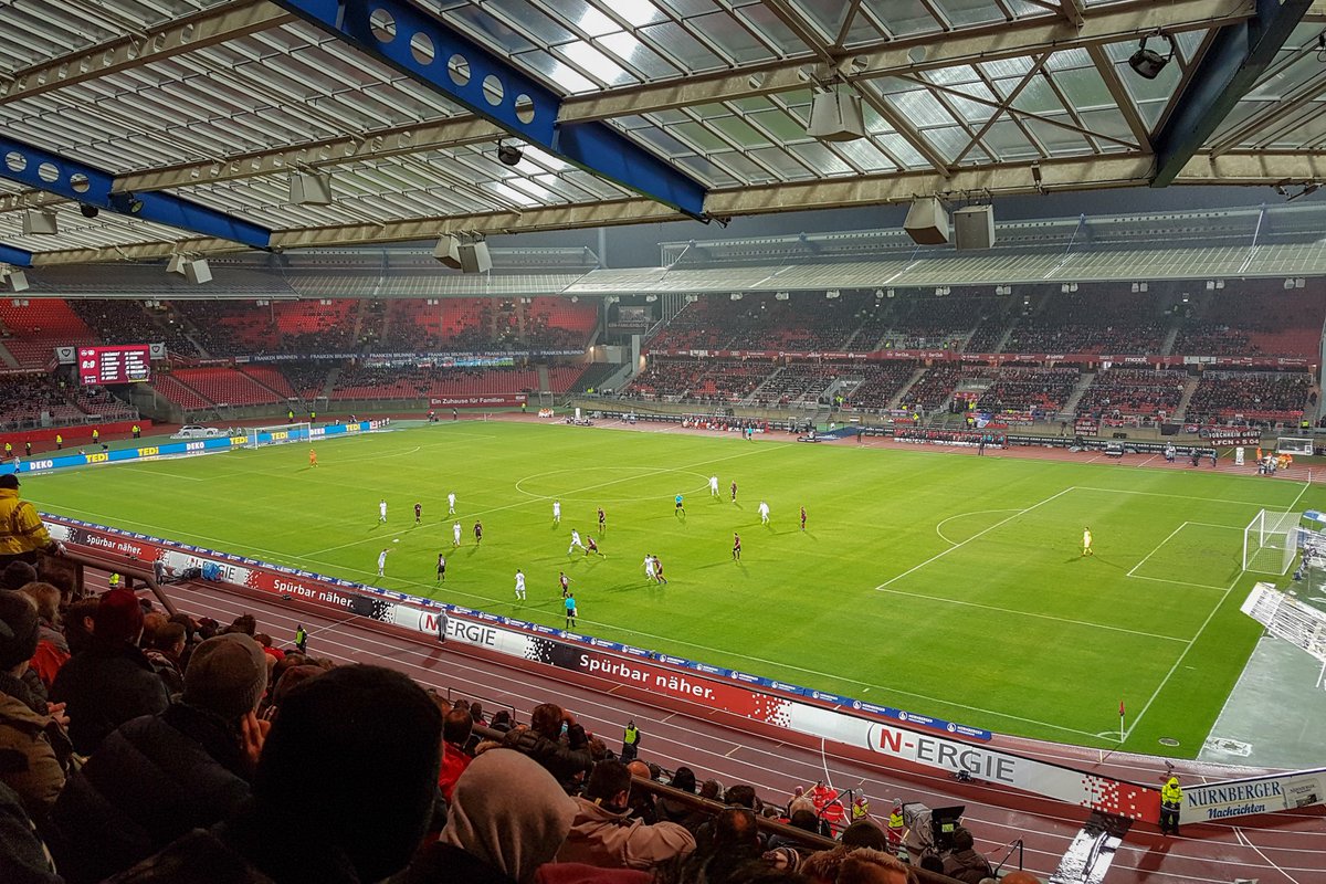rainerim's tweet photo. #regen beim #club und Pfützen auf dem Platz - Erinnerungen an das Wolfsburger Spiel werden wach... #fcn https://t.co/7wYRHcM8Sz
