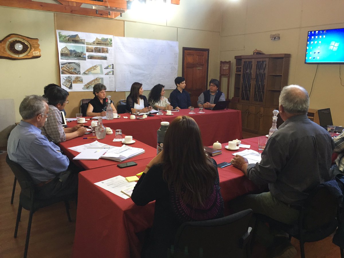 Concejo municipal de @Muni_RioIbanez saluda al representante juvenil comunal y regional del Consejo Consultivo de la OPD Eduardo Soto acompañado de la Coordinadora Comunal Patricia Medina Soto.