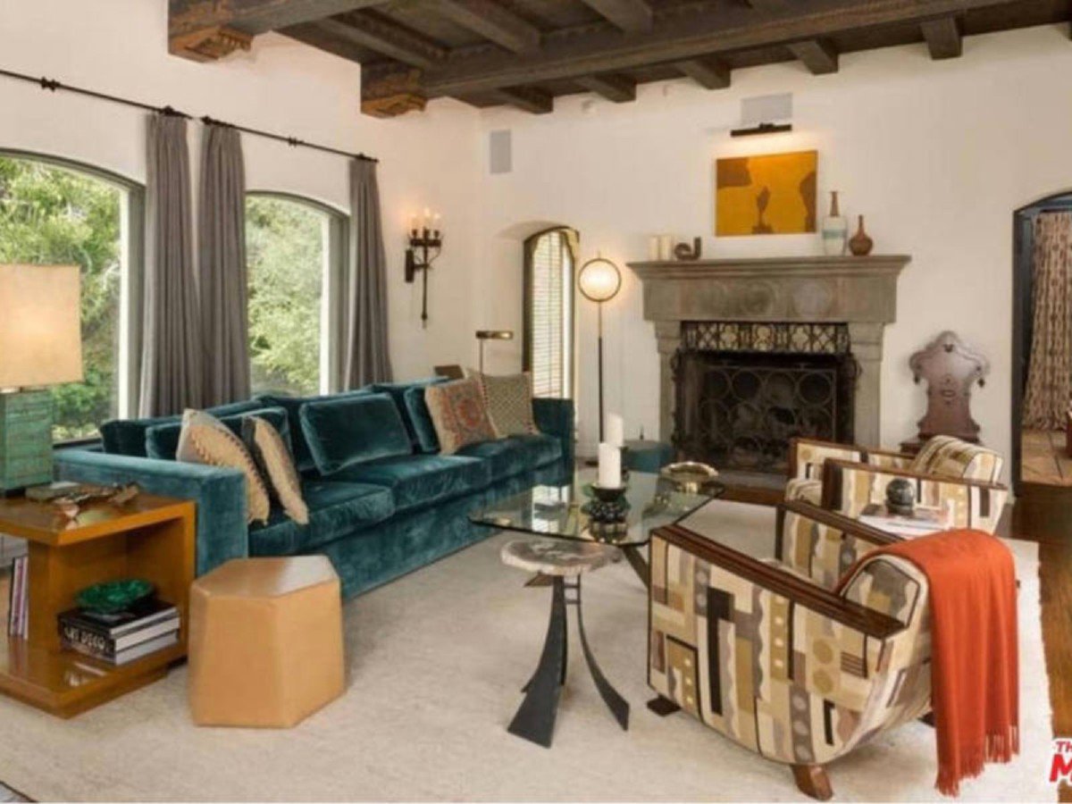 GaryReggish's tweet photo. Jim Parsons is selling his California home! https://t.co/EyCokKMmx6 https://t.co/e1LXk000fu