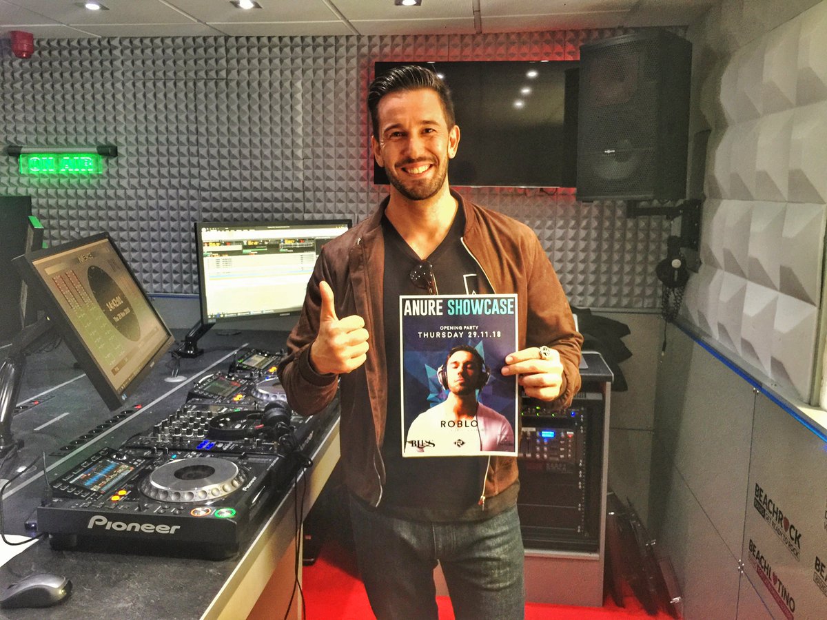 robloibiza's tweet photo. Un auténtico placer colaborar para #anure en su #radioshow de #beachgrooves en #marbella 
#housemusic #ibiza #deephouse
#radio #podcast #live https://t.co/pV9OXc13b5