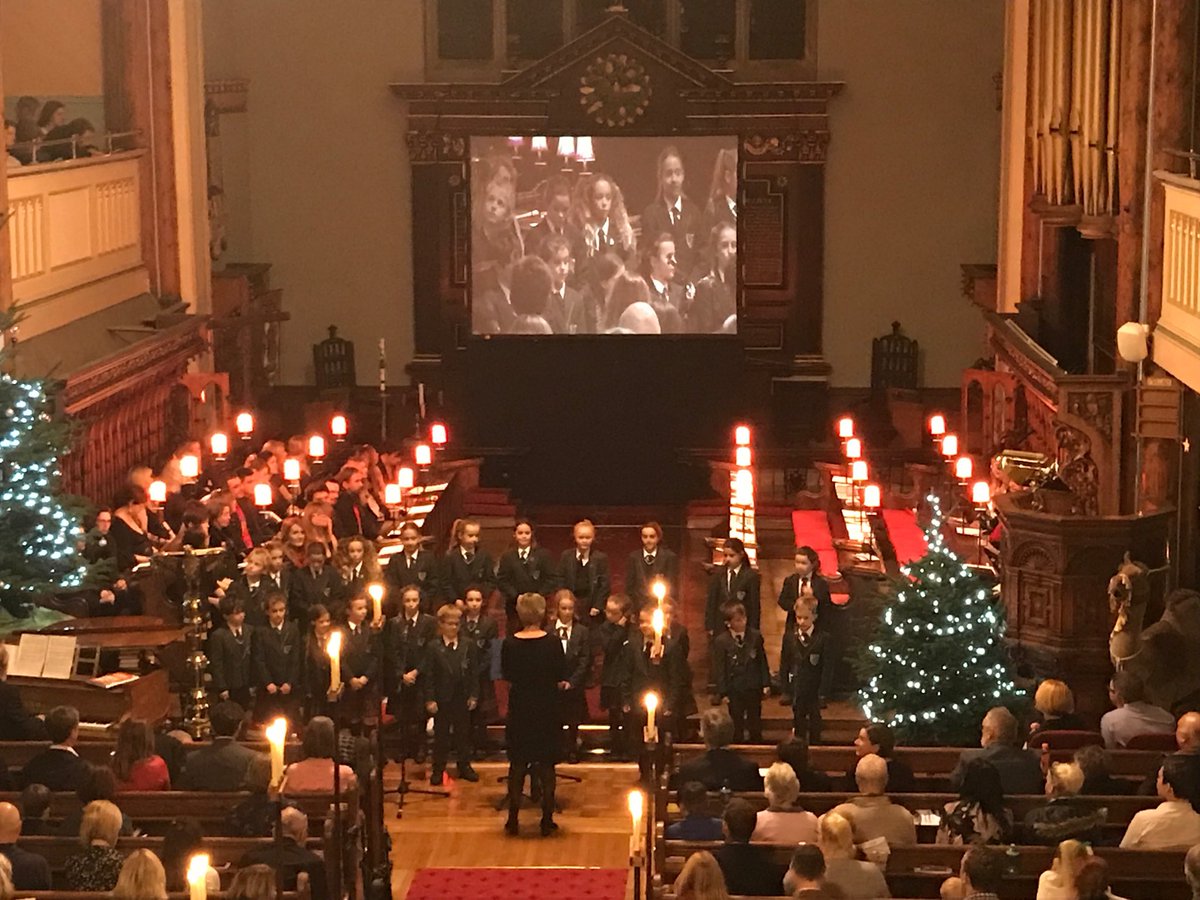 alittlewhileago's tweet photo. Carols by Candlelight in Poole ⁦@Julias_House⁩ lots of beautiful little and big voices reminding us about the spirit of Christmas 🎄💚❤️💚❤️🎄🙏🏼 https://t.co/5vMHFXxvZp