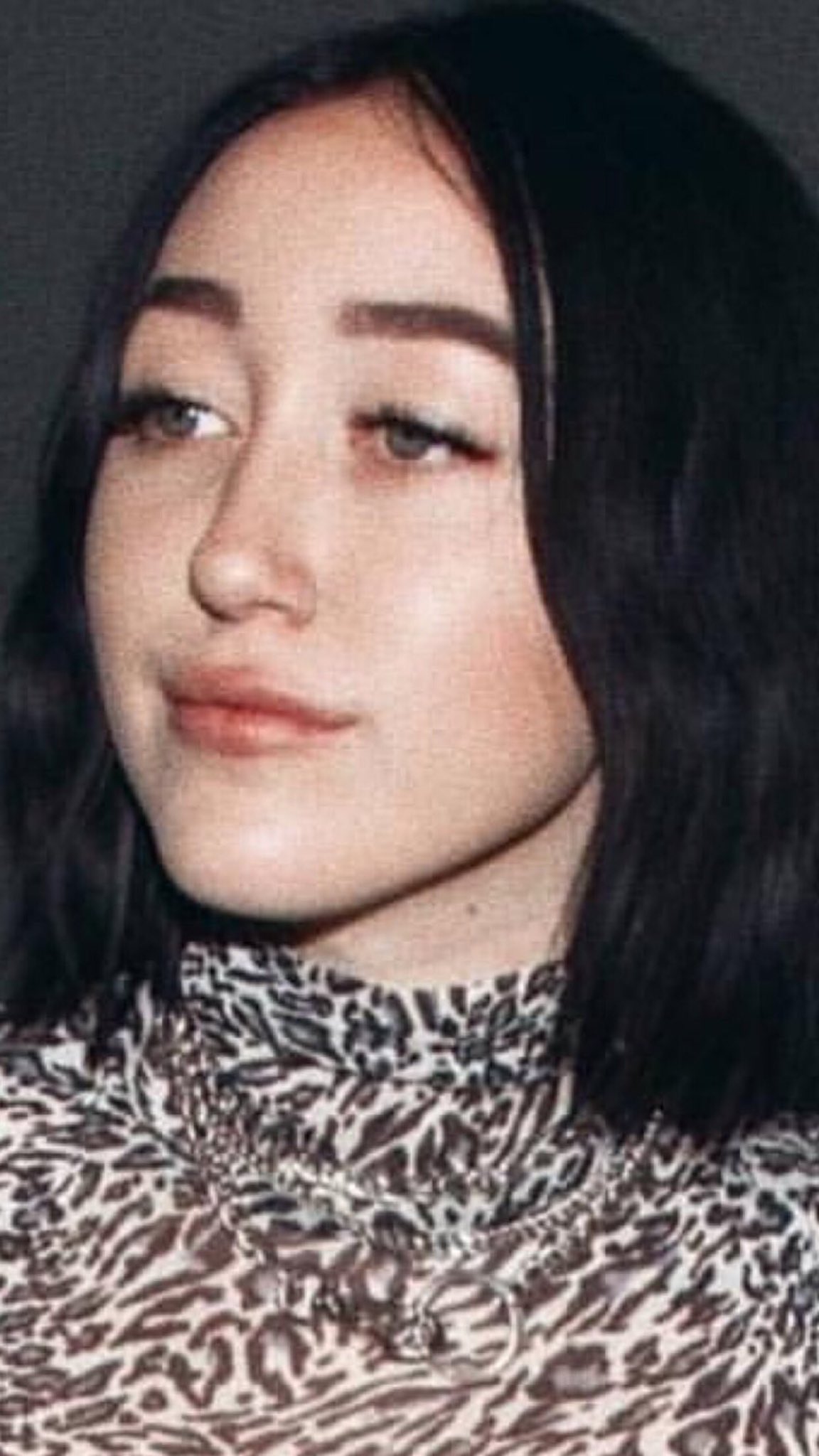 🦋 on X: Oomf said emma chamberlain and noah cyrus look alike i'm-   / X