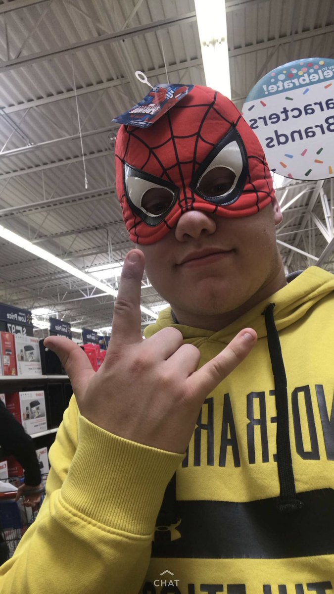 jacob_bahe50's tweet photo. Happy birthday to @gsanto40 have a good one🤘🏻 https://t.co/w8X3ZbAtVr