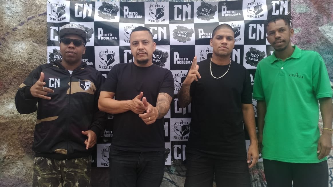 detentosoficial's tweet photo. Vcs que pé pra fala bosta então toma!!!Aqui não cola fake não porra,na contenção @a286_oficial @mctonegredo @ylsaonegredo #cidadaokane #mauriciodts #baguarecords #1dasul #reinaldoa286 #ylsaonegredo #mctonegredo #raplegitimo https://t.co/9WAddAb8sU