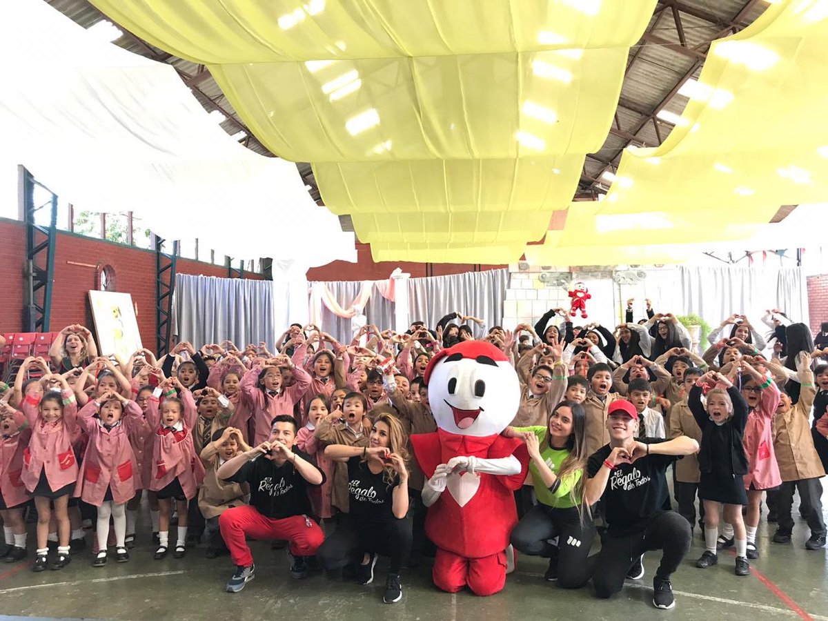 nperezr's tweet image. Chile 🇨🇱 tiene un corazón grande ❤️. Gracias por permitirme ser parte de este regalo que lleva 40 años visibilizando historias de esfuerzo, vida y ganas ✨. #ElRegaloDeTodos