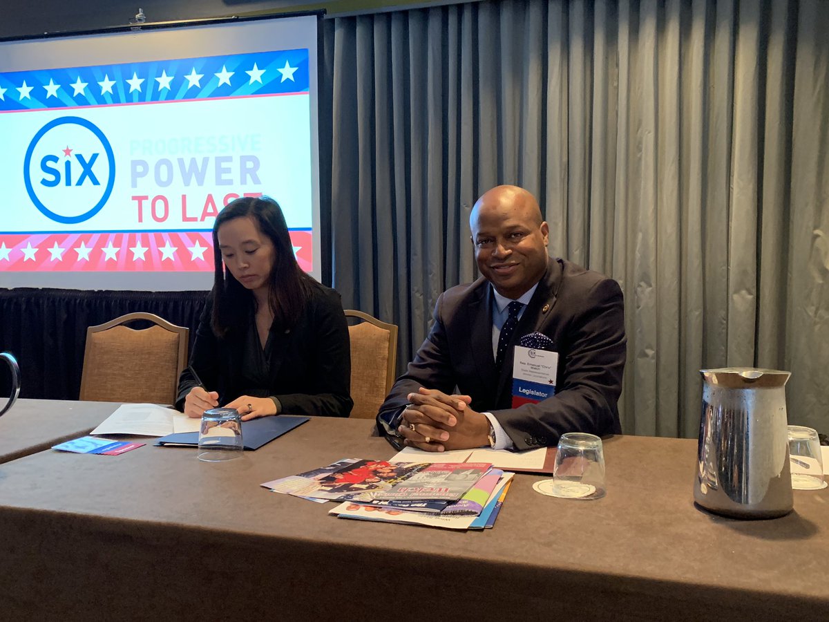 SpeakerWelchIL's tweet photo. Standing room only crowd for our presentation today at the @stateinnovation Annual Legislator Conference. Special thanks to my co-presenter, Michigan @stephanielily. Also honored to meet Rep. Juanita Brent from Ohio and Rep. Vivian Flowers from Arkansas. #SixConference #Six2018 https://t.co/MC4pkkrr18