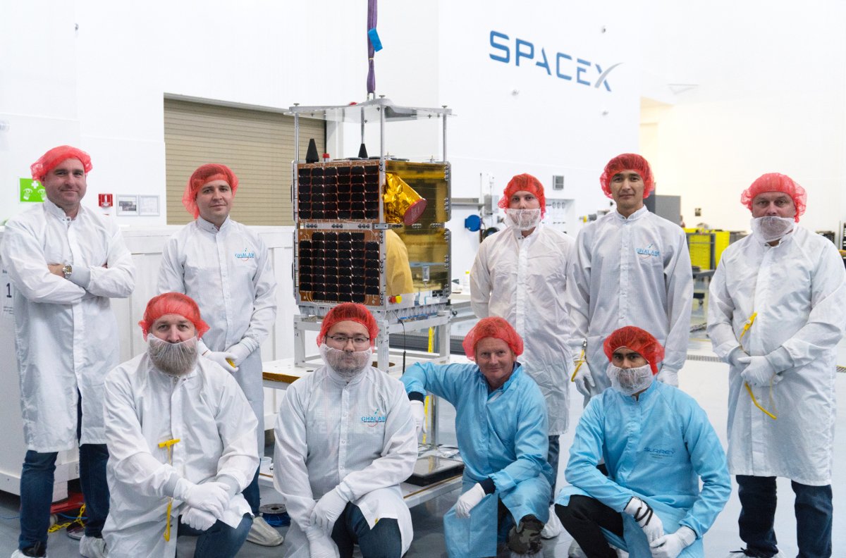 SurreySat's tweet photo. Our joint Ghalam-SSTL spacecraft operations team have successfully made contact with KazSTSAT - nominal telemetry received on this first pass. Our thanks to @SpaceflightInc &amp; @SpaceX 
Press Release at https://t.co/BsUhTzS6Fn https://t.co/hZ5ow5BR6p