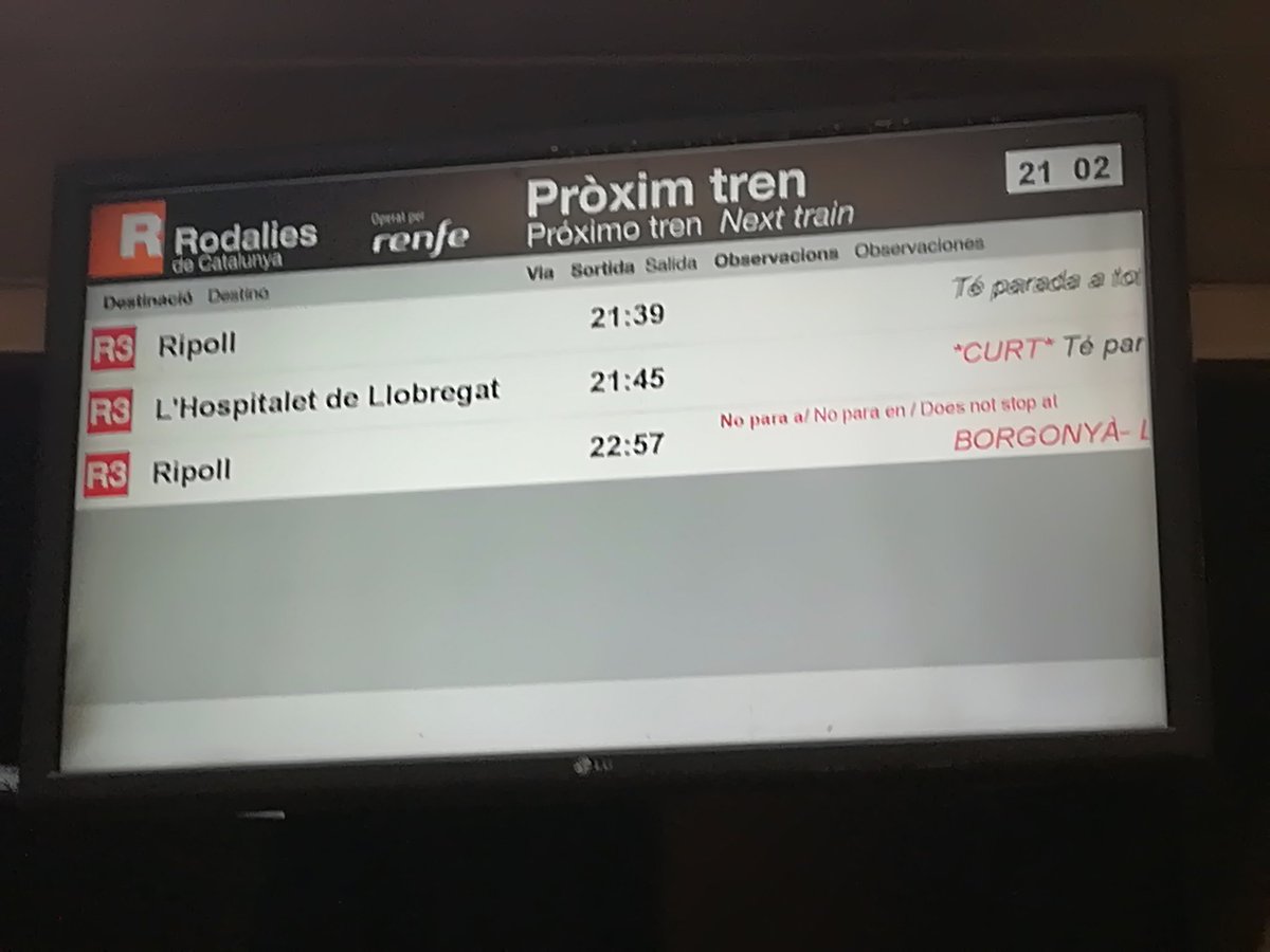 agustimas's tweet photo. Misteris de la @Renfe: l'horari diu que el proper tren surt de #Vic cap a #Ripoll a les 21.28 h però la pantalla diu 21.39 h. Això no és seriós. No camufleu els retards! Ah, i als horaris encara no hi figura el tren que es va afegir a la nit per anar a Ripoll.
#VolemFGC #Rodalies https://t.co/o62anxv2IF