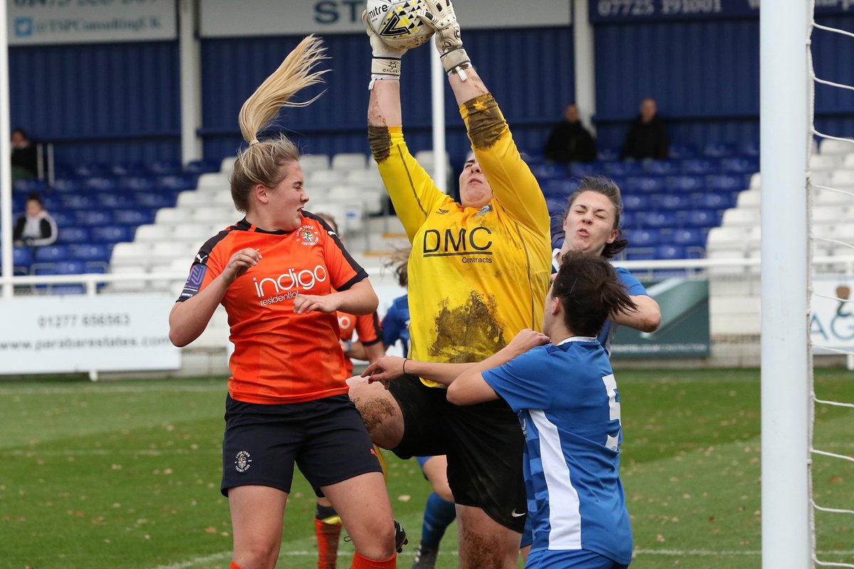 sportsshotsnews's tweet photo. @SSEWomensFACup; @Billericaylfc 3-1 @LTLFC_Official - Match report, post match interview with Luton manager @bakernix and over 90 images from the day - VIEW IT HERE: https://t.co/JJXskU3MTO

#LTFC #LTLFC #BTFC #BTLFC #Ladies #Womens #Football #FACup https://t.co/Sxm5p8qhfl