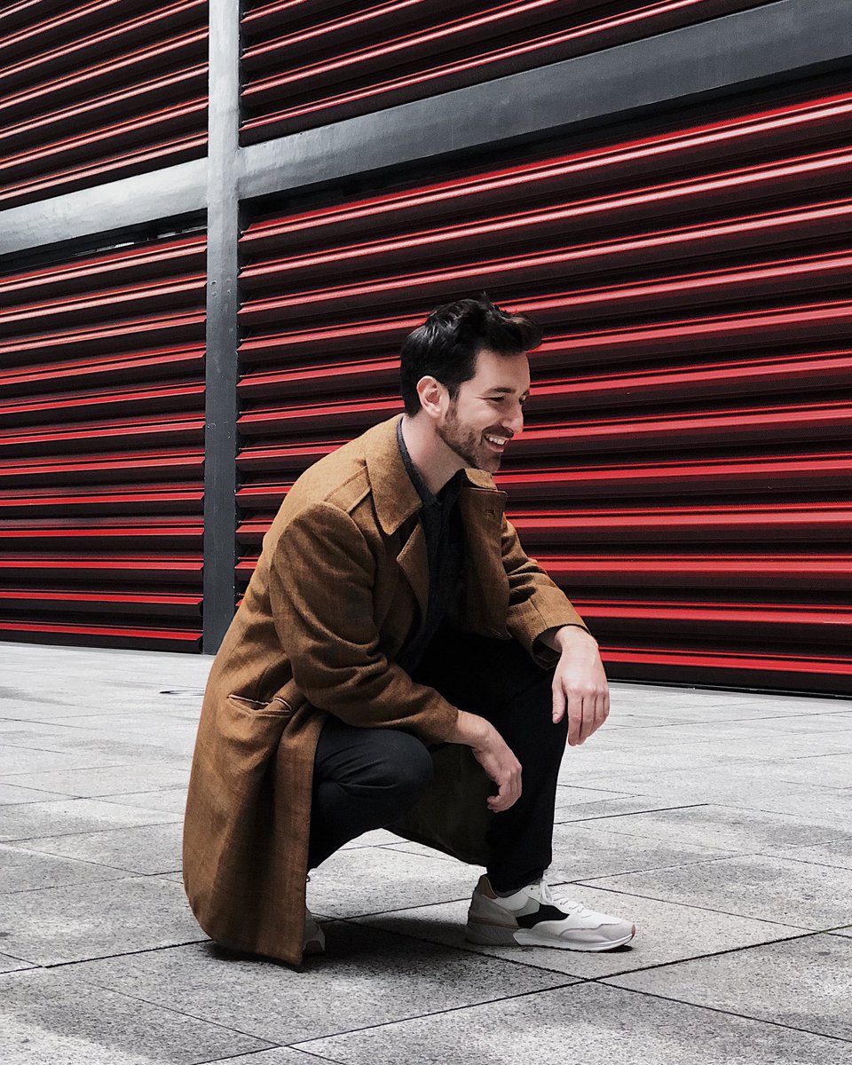 DavidVelduque's tweet image. Este año ha sido intenso y no podía acabar de otra manera. FELIZ porque @iberia me ha invitado como director madrileño a rodar una historia que sucederá en dos ciudades muy especiales. ¿Adivináis cuáles son? 🤓

Ganassssss... ✈️📍 

#mismodestinodistintoviaje
#experienciaiberia