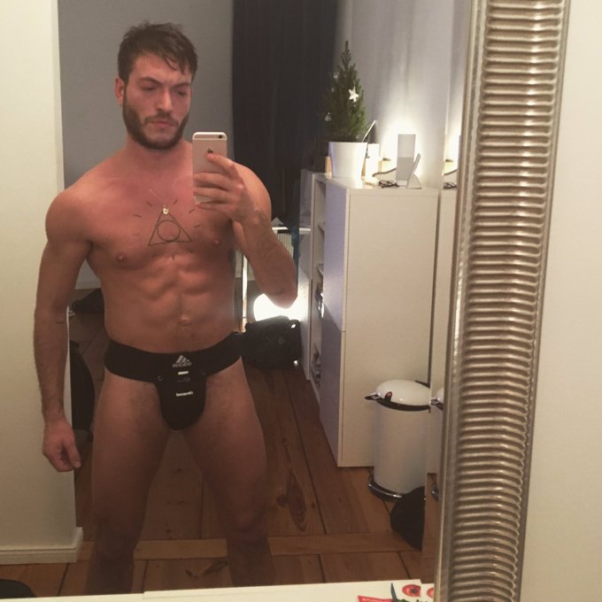 Good Night #jocks #gay https://t.co/ciWkmUWb4R