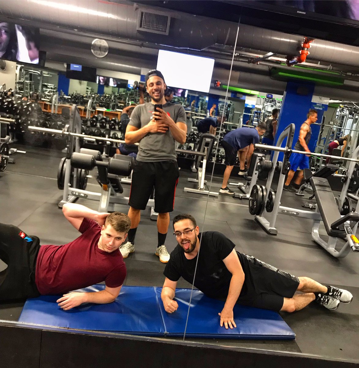 getitwithpaul's tweet photo. ALL🤣BUSINESS over here. —
w my guys @dylanbignet &amp; @HarryHook 
Clearly, they are ready to GET IT💪🏽😳🤣 2 clients that make me LAUGH often.
—
Put the work IN, have fun while you are doin IT. Laughter is KEY🔑✨
Our Season 2 training beginning soon, stay tuned‼️..
@DallasFuel https://t.co/w8cDBHBEV1