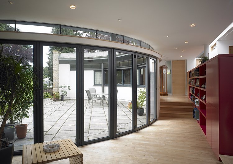 If it is the #wow factor you're looking for in your #home, have you considered installing a corner bifold or a #curved #bifold door? ow.ly/fTAA30mQIME