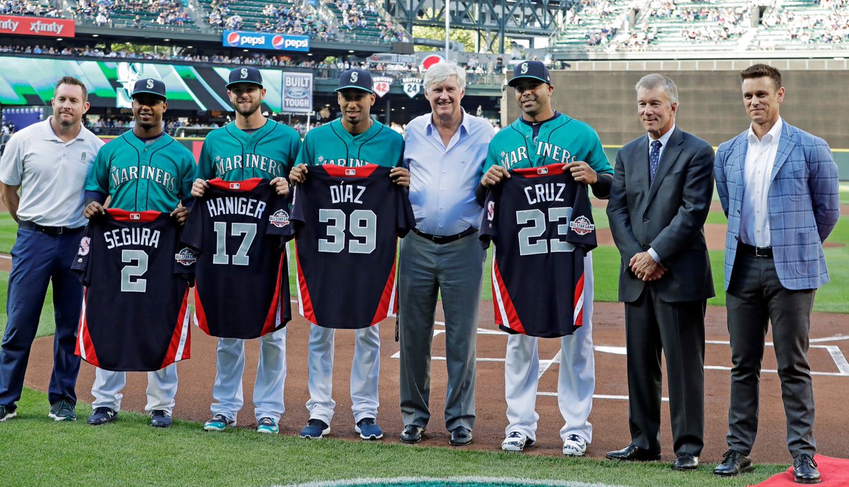 SugarDiaz39's tweet photo. I am grateful to the @Mariners organization for giving me the opportunity to start my career with them and for all those who believed in me. Many thanks to my coaches and my teammates. Seattle fans, thank you very much for supporting me. Blessings to all. #Grateful #ThankYouAll https://t.co/Y92mdH0iWP