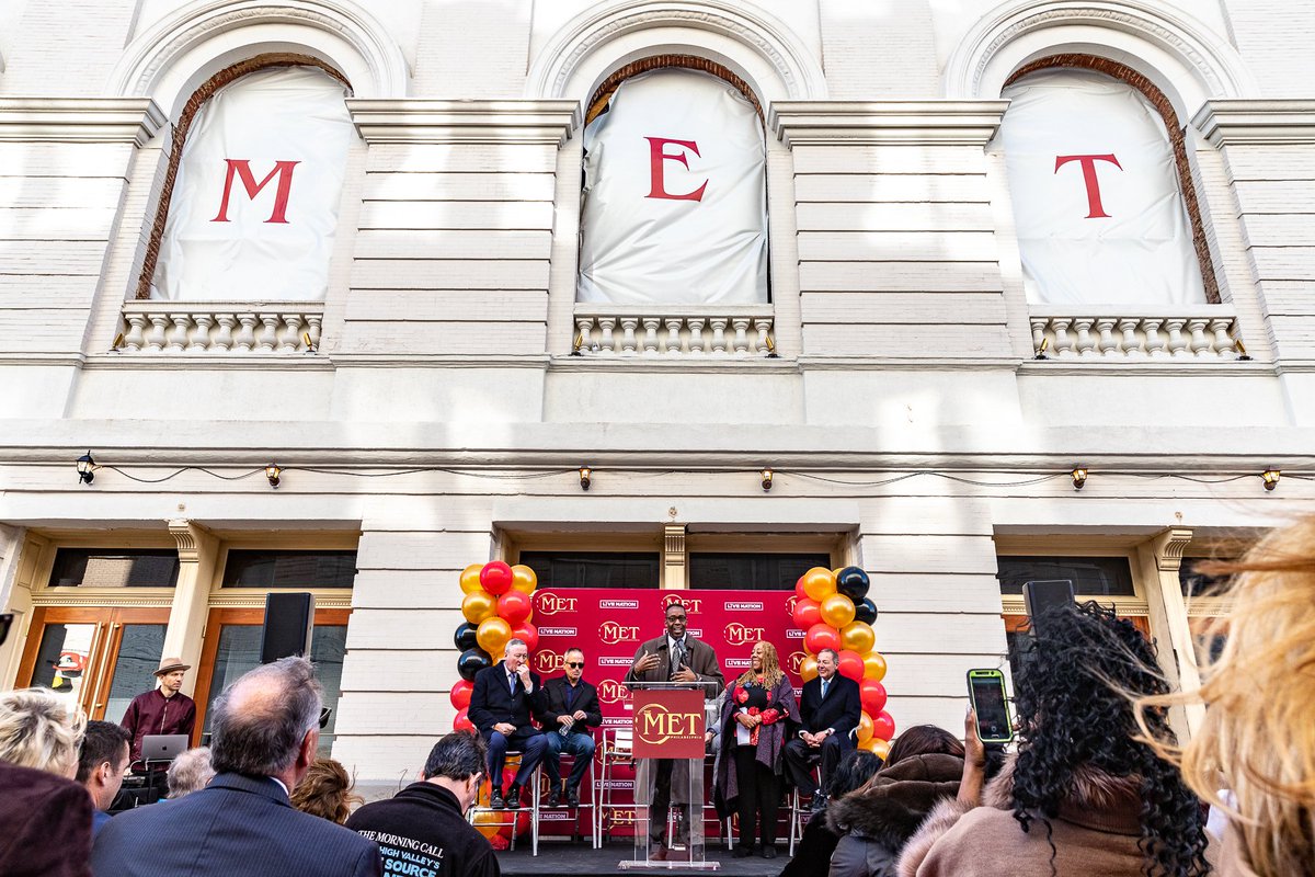 PHLCouncil's tweet photo. Photos from today's ribbon-cutting at the newly-restored @themetphilly are now on our Flickr: https://t.co/50oqwlgupK https://t.co/5Y4YmMjReg