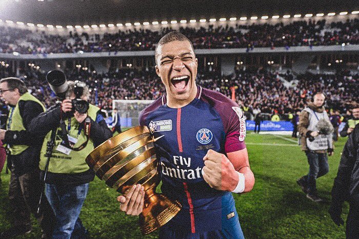 Sporf's tweet photo. 🇫🇷 @KMbappe in 2018: 

🏟 56 Games
⚽ 32 Goals 
🎯 13 Assists

🏆🌍 World Cup
🏆🇫🇷 Ligue 1
🏆🇫🇷 Coupe de France
🏆🇫🇷 Coupe de la Ligue

🏅 Kopa Trophy
🏅 Ligue 1 Best Young Player
🏅 FIFA WC Best Young Player
🏅 FIFPro World XI

😳 He's still only 19 years-old. https://t.co/yAu45SbaQm