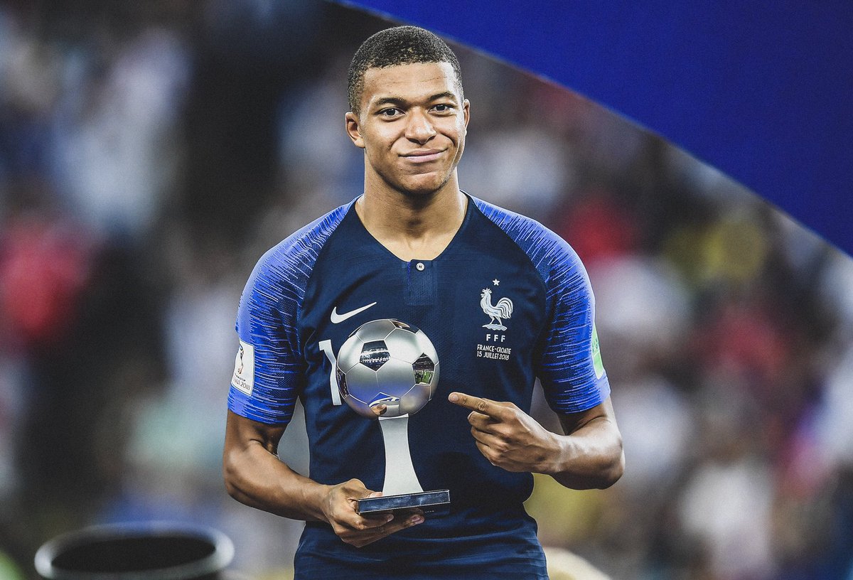 Sporf's tweet photo. 🇫🇷 @KMbappe in 2018: 

🏟 56 Games
⚽ 32 Goals 
🎯 13 Assists

🏆🌍 World Cup
🏆🇫🇷 Ligue 1
🏆🇫🇷 Coupe de France
🏆🇫🇷 Coupe de la Ligue

🏅 Kopa Trophy
🏅 Ligue 1 Best Young Player
🏅 FIFA WC Best Young Player
🏅 FIFPro World XI

😳 He's still only 19 years-old. https://t.co/yAu45SbaQm