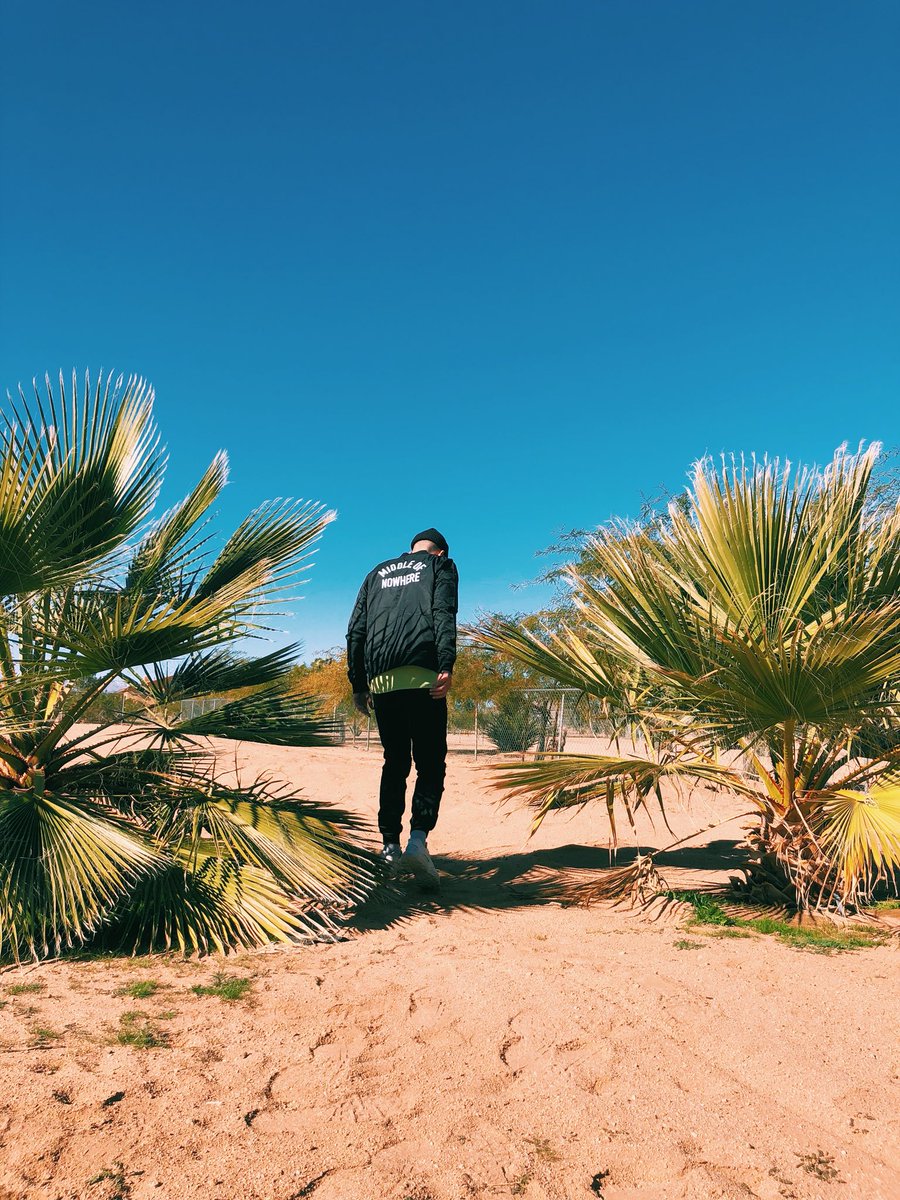 DeweySaunders's tweet photo. Middle Of Nowhere 🌵 https://t.co/g1RdYUCU5R