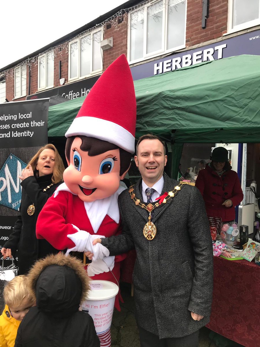 HelperNallys's tweet photo. Day 15:
Elfie enjoyed visiting the village fair! @AoM_trafford @So_SaleTown #Elfie #StephNally #Christmas #Elf #ChristmasMarkets #Donate https://t.co/JqrX7ajetZ