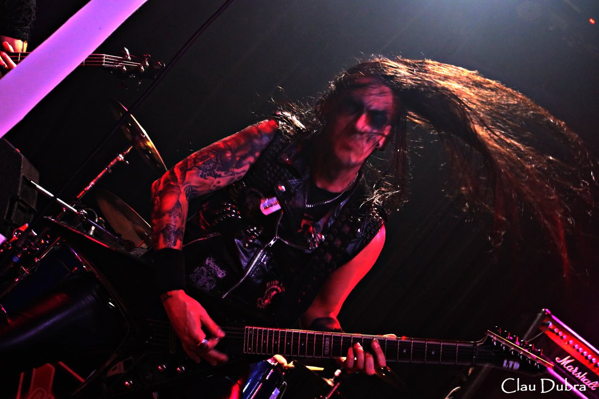 lepergod_arg's tweet photo. @lepergod_arg en @ClubVBar [10-11-18]
Foto por Clau Dubra.
#Lepergod #SiniestroExtasis #DeathMetal #BlackMetal #MetalArgentino
#WorkingOnNewAlbum2019 https://t.co/SDf0cu7RCK