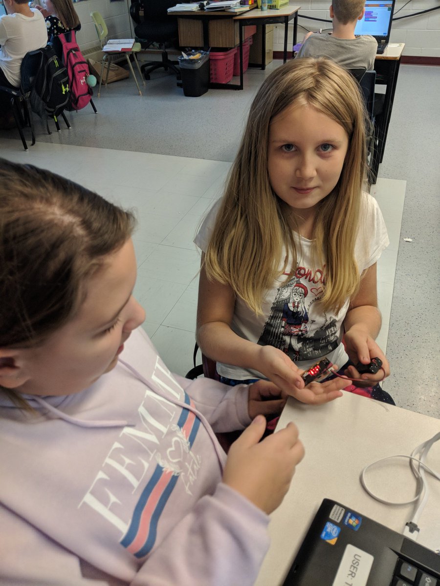 MrsEnnis_Class's tweet photo. Busy day of coding with @microbit_edu!  @RiverwoodAcad @NLESDCA #codeNLESD #FollowingTutorials #ProceduralWritingToFollow https://t.co/yyiwcCd2P9