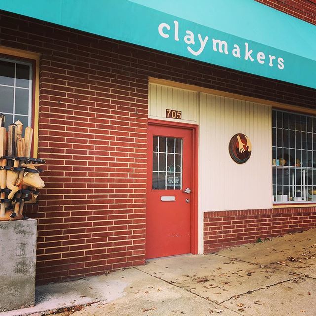 RDUbaton's tweet photo. I just had to share about @claymakersarts with you. I have taken a few classes there and really enjoyed, and had never done anything in ceramics before. Great atmosphere, support and working in clay is therapeutic as well! They have their community holid… https://t.co/2lwHiRZUi7 https://t.co/uT7G0xpjdm