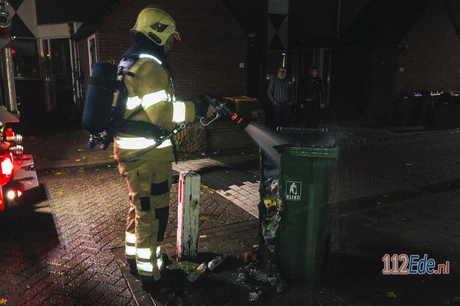 🚨 Kliko in brand gestoken op de Pieter de Hooghstraat in #Ede 112.press/Qsl4gZ 112Ede https://t.co/7efllDrU0K