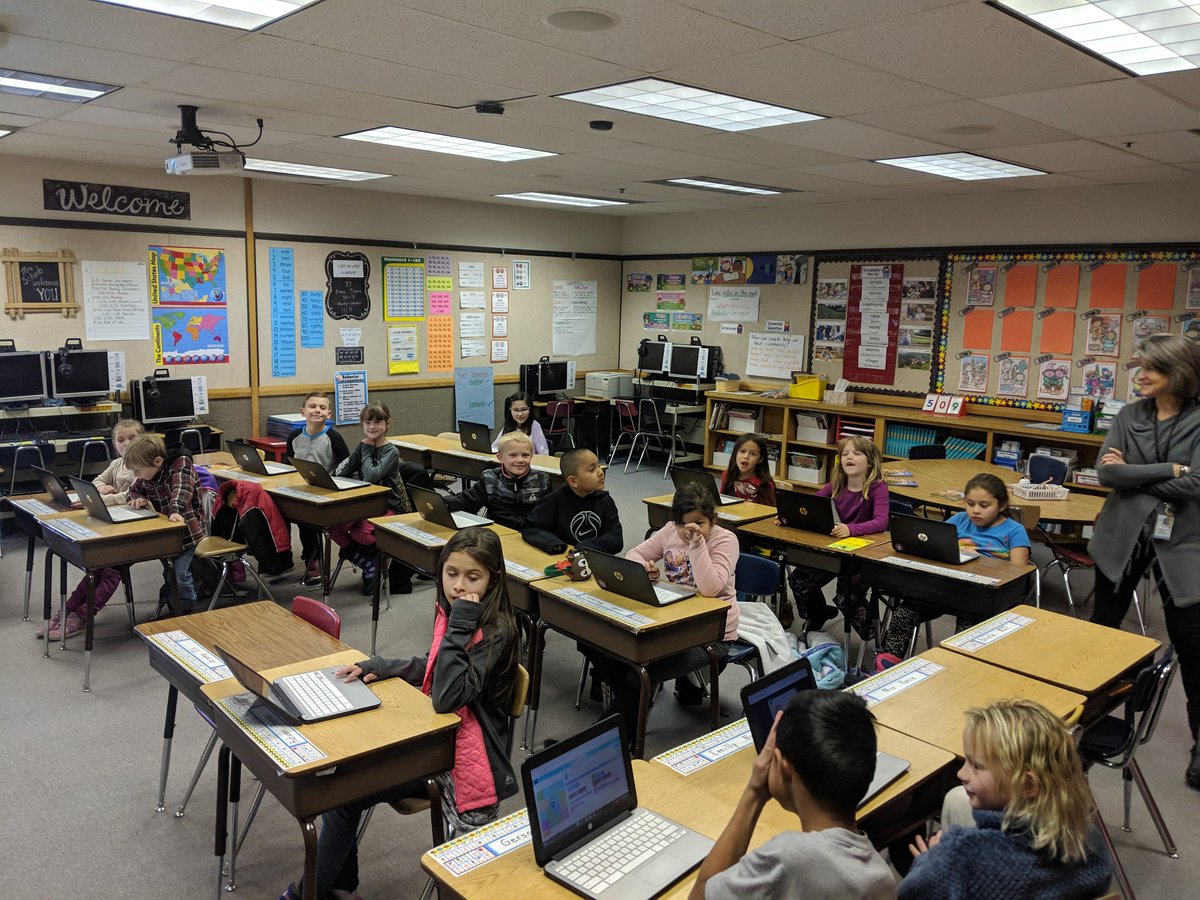 jamesballif's tweet image. #Hourofcode never disappoints. Mrs Scheib&apos;s 2nd graders coding away! &quot;Do the dab&quot; is a popular phrase today! #gsdedtech