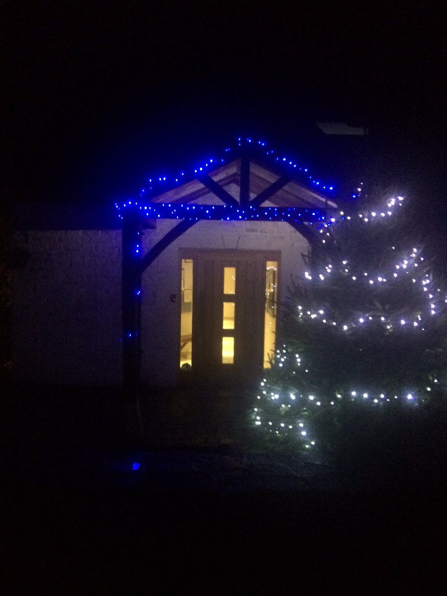 ashleywoodfarm's tweet image. Christmas is coming at Ashley Wood!  Some festive cheer to brighten up these dark rainy days #thebesttimeofyear