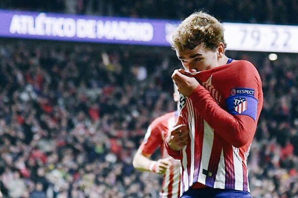 Atleti_Goleador's tweet photo. Modric Balón de Oro 2018... 

Aquí algunos datos: 

Comparación Griezmann vs Modric:

Partidos: 74-67 
Goles: 40-4 
Asistencias: 26-12
Títulos: 3-1

Cada año dejan más claro que el #ballondor está amañado. 

TÚ SÍ QUE ERES DE ORO @AntoGriezmann
🏅🔴⚪ https://t.co/JPp0NvE1S1