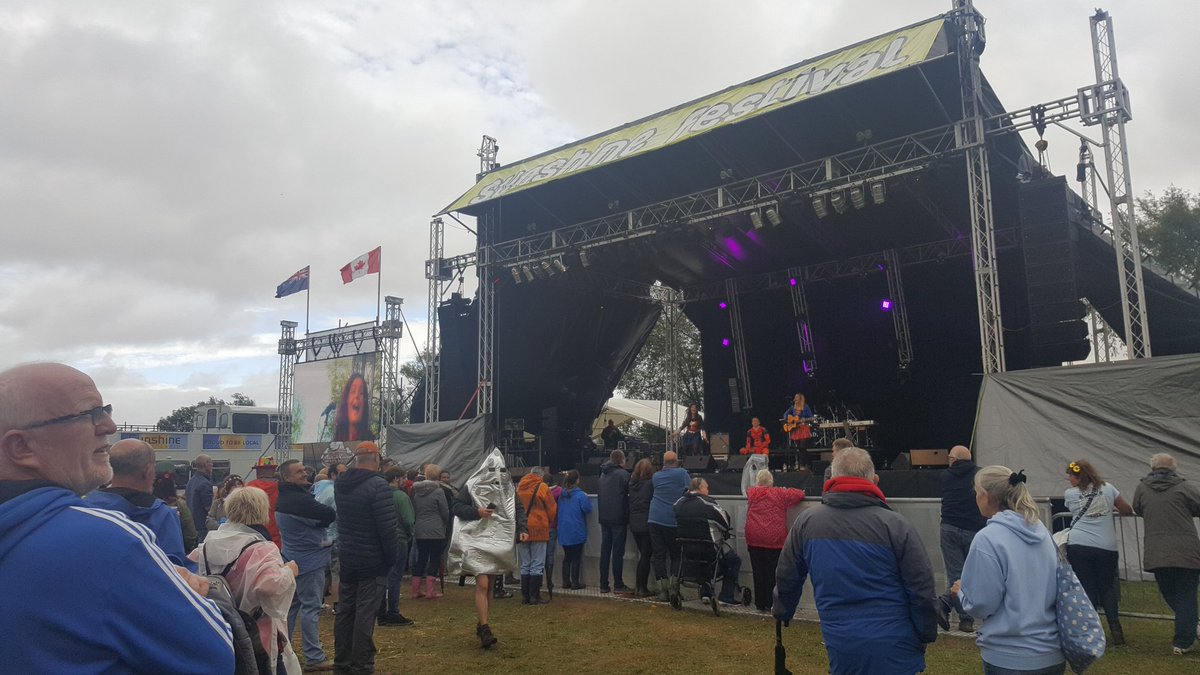 SevernSoundsFes's tweet photo. Hi #WorcestershireHour we're still taking applications for young Worcestershire musicians, singers, choirs, dancers to perform on the Severn Sounds Stage @MelloFestival May 2019 pls #retweet https://t.co/QipruOCmoi