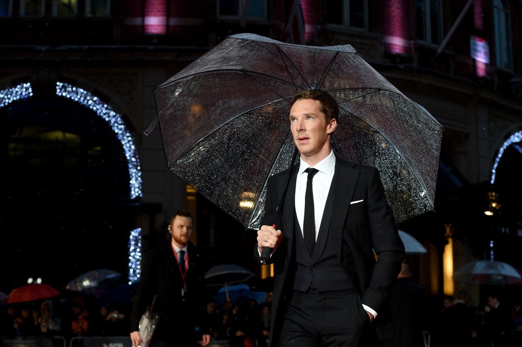 castiraphale's tweet photo. This umbrella look was iconic #StyleBatch3 https://t.co/bNUQ8iPqQB