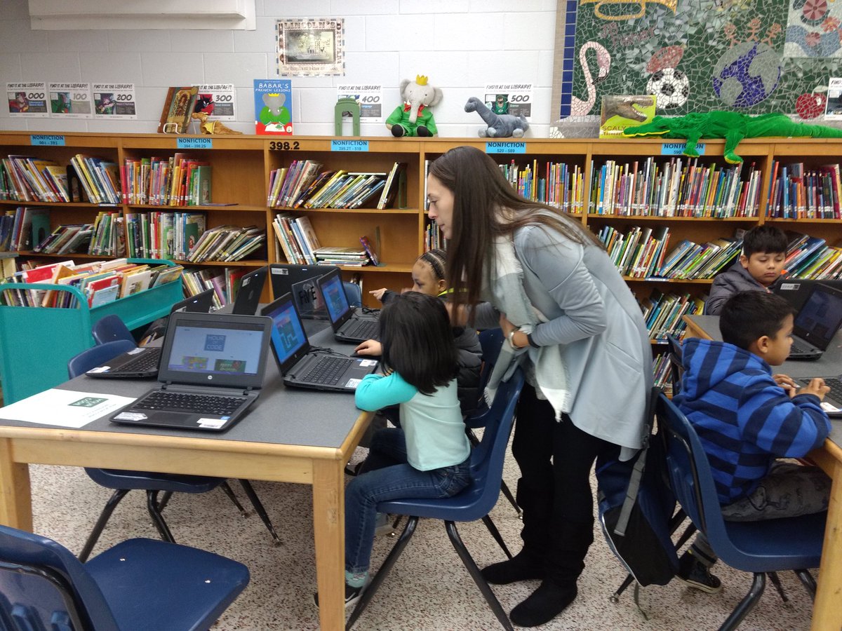 Rosie_Tech's tweet image. Hour of Code with  #fisherflamingos for #CodeRPS @DinaLogo1 @PfisterITRT @RPS_Schools