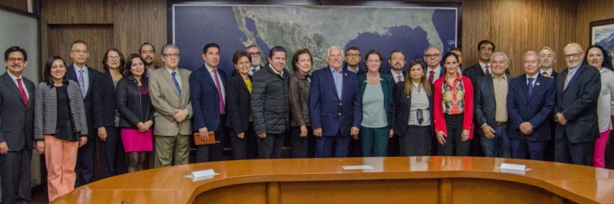 vmva1950's tweet photo. #FelizLunes Como titular de la #SADER con la formalización del proceso de entrega recepción y dando posesión al equipo de trabajo que realizará la #4taTransformación en el sector productivo rural. #GobiernoDeMéxico https://t.co/DWB2hCeZh0