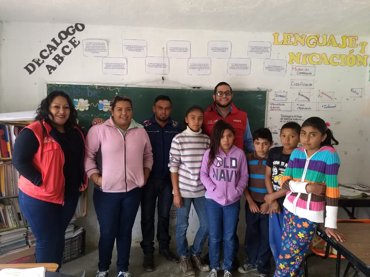 ErnestoGasparri's tweet photo. Hoy visitamos las comunidades de La Primavera y Santa Fe en #Galeana y Las Delicias en #Itrubide. Es un gran placer ver el trabajo de los #LEC, además de ver la gran participación de los alumnos y padres de familia. https://t.co/Xf24jVuT7H