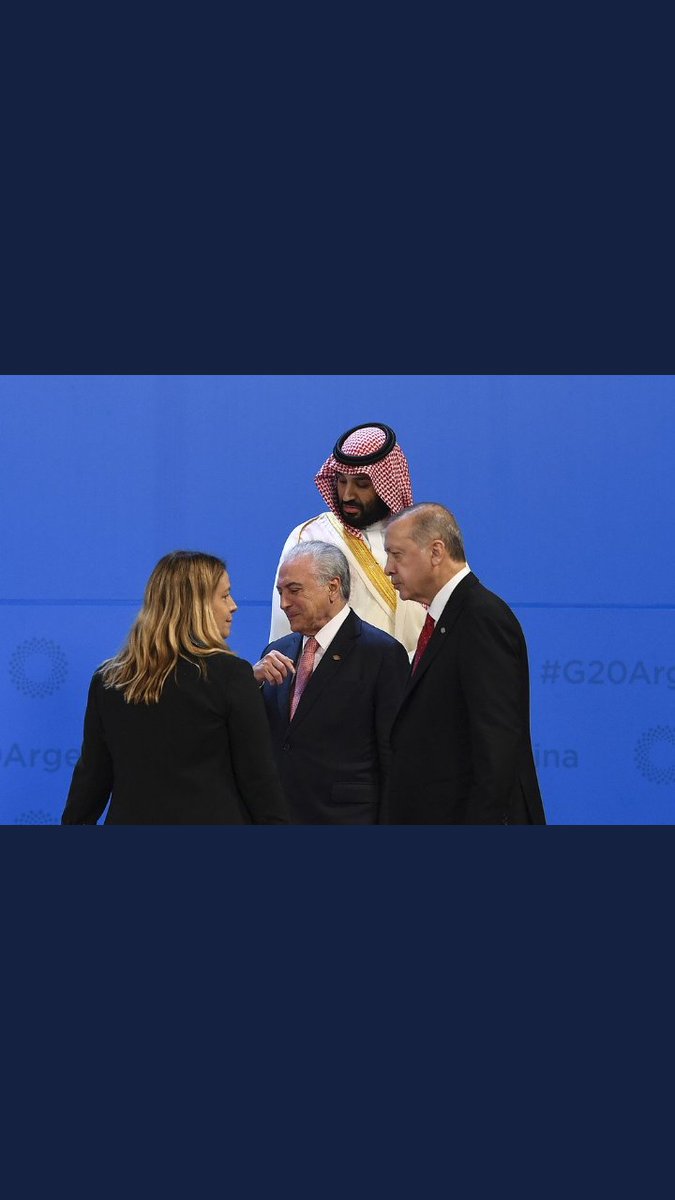 foood7272's tweet photo. #انورت_الدار_بمحمد_بن_سلمان

ابن سلقان المذلول المهان 

راح ل قمة ال ٢٠ عشان ينهان 
والجزائر طردوه وتونس والمغرب  
زيارة الذل والمهانه يا مجرم 😁😁😁👇👇 https://t.co/ZbVxWm6HgQ