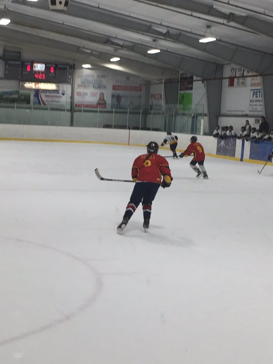 notsobigkahuna's tweet photo. Time flies. Seems like yesterday #MHD was playing her first hs hockey game... here she is starting her final season. #gomhdgo https://t.co/4oiJ0wdKjv