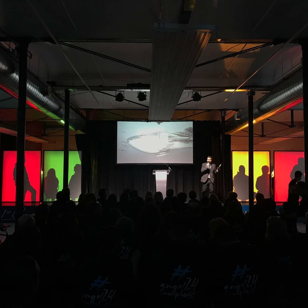 sstorytellersl's tweet photo. La oportunidad de crear relato en un evento muy especial!!
Genial fin de semana celebrando el 40 aniversario de Angel24 !!
#angel24cumple40 #🎂 #thestorytellersl #storytelling #coaching #teambuilding #experiences #emotions #creatuevento #events #aniversari https://t.co/ZlxE4Bnssa