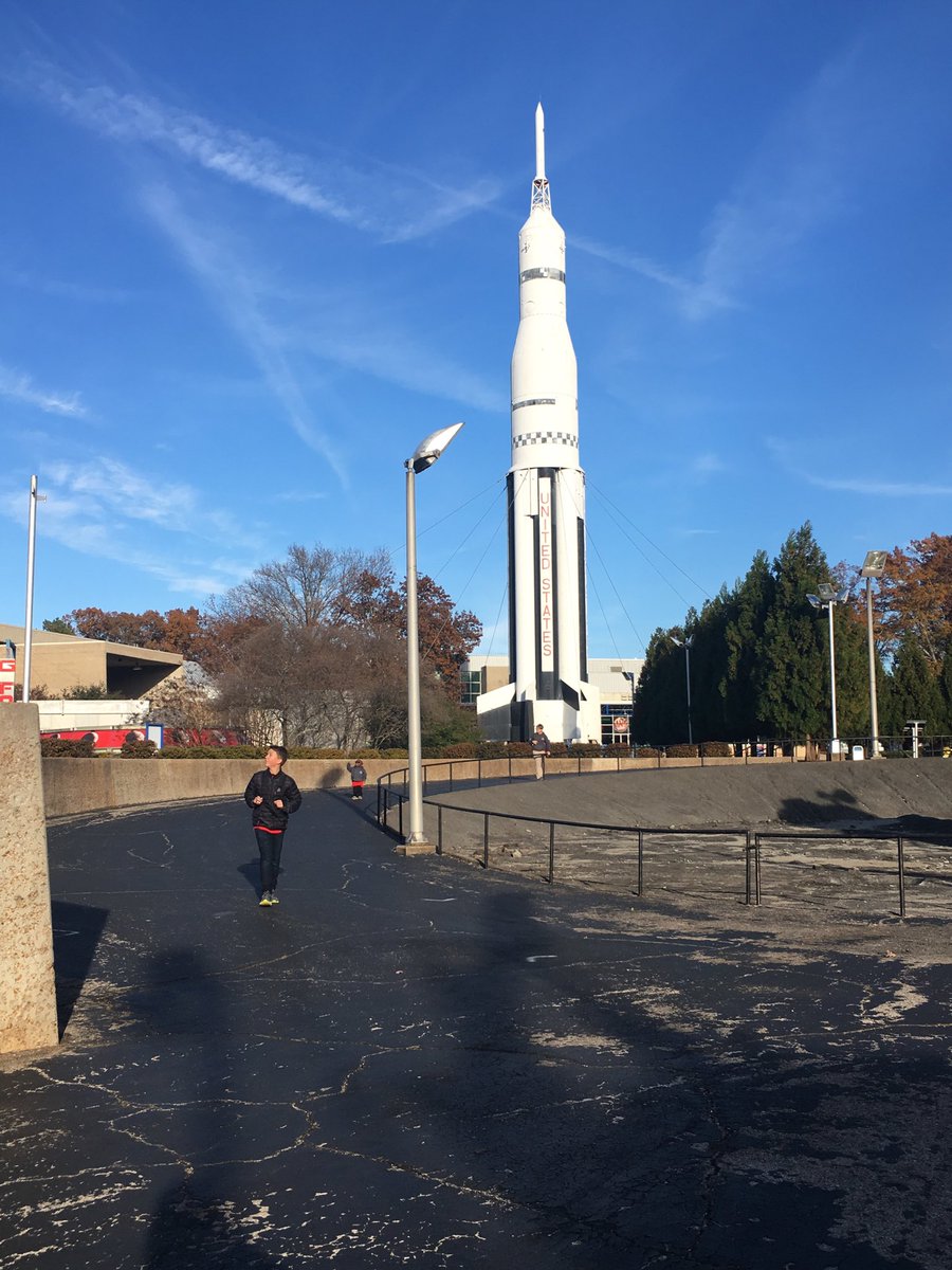 tib2hawk's tweet photo. A great day to wander and wonder ⁦@TheWalkerSchool⁩  #aerospaceclub https://t.co/lzvUSxpyAq