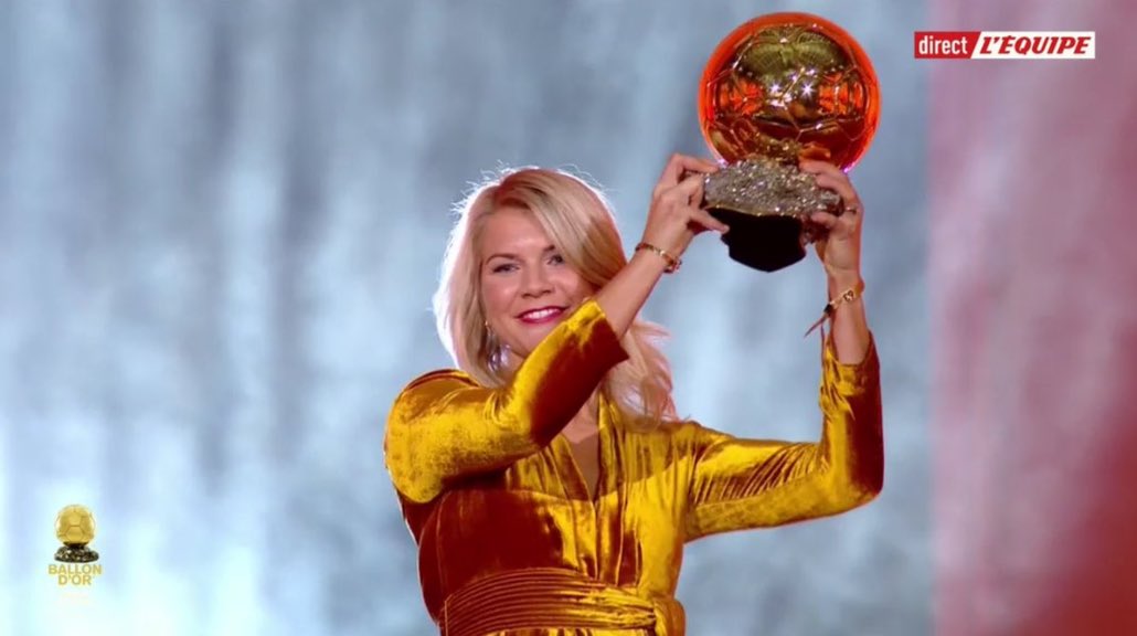 corinepetit17's tweet photo. ✨✨Félicitations @AdaStolsmo ✨✨
Premier ballon d’or féminin. Incroyable l’histoire est écrite 😍😍😍 https://t.co/6VGaBxzWbG