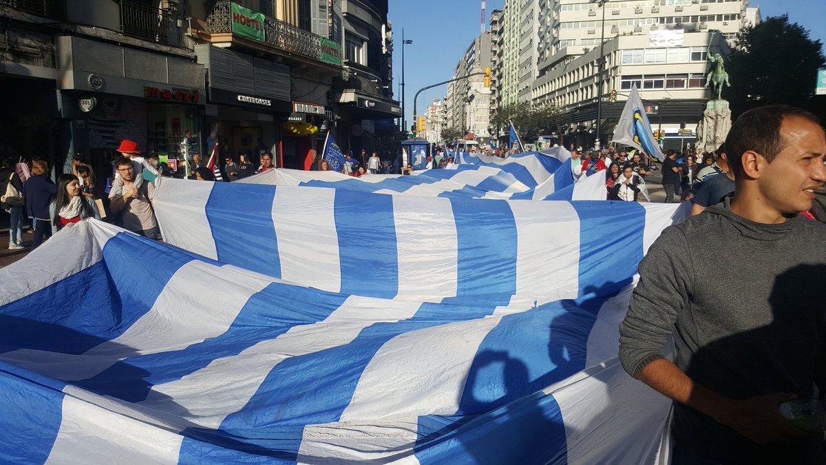 Séptima marcha por accesibilidad e inclusión recorre el centro montevideano.