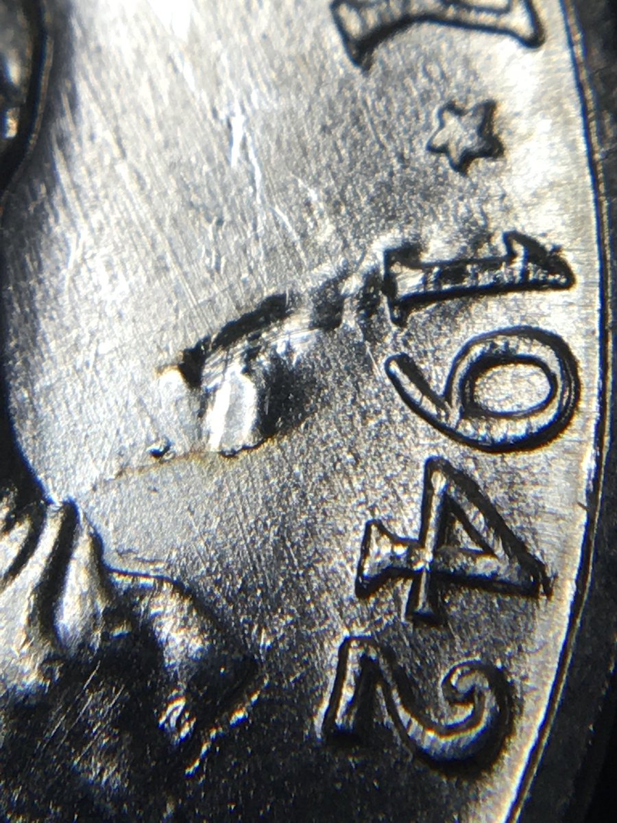 OldPuebloCoin's tweet image. Nice lamination error on this 1942-S silver war nickel. 

#minterror #minterrormonday #errorcoin #errorcoins #coinerror #coinerrors #laminationerror #warnickel #warnickels #jeffersonnickel #jeffersonnickels #coins #numismatics #coincollecting