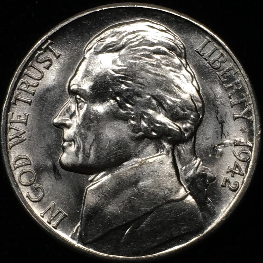 OldPuebloCoin's tweet image. Nice lamination error on this 1942-S silver war nickel. 

#minterror #minterrormonday #errorcoin #errorcoins #coinerror #coinerrors #laminationerror #warnickel #warnickels #jeffersonnickel #jeffersonnickels #coins #numismatics #coincollecting