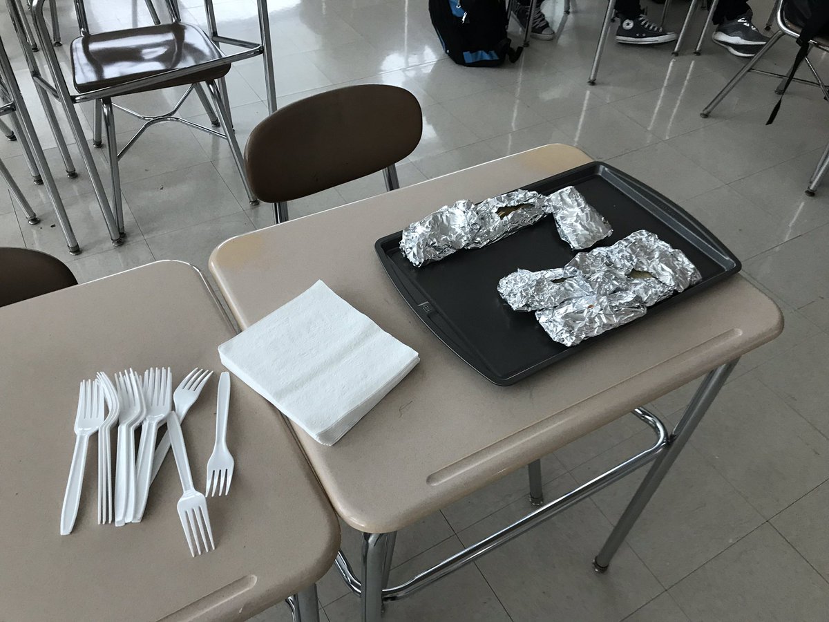 whatchasay_MrJ's tweet photo. Discovery learning AND homemade tamales? Weβll dabble. #ELMath https://t.co/T9jhTXZByO