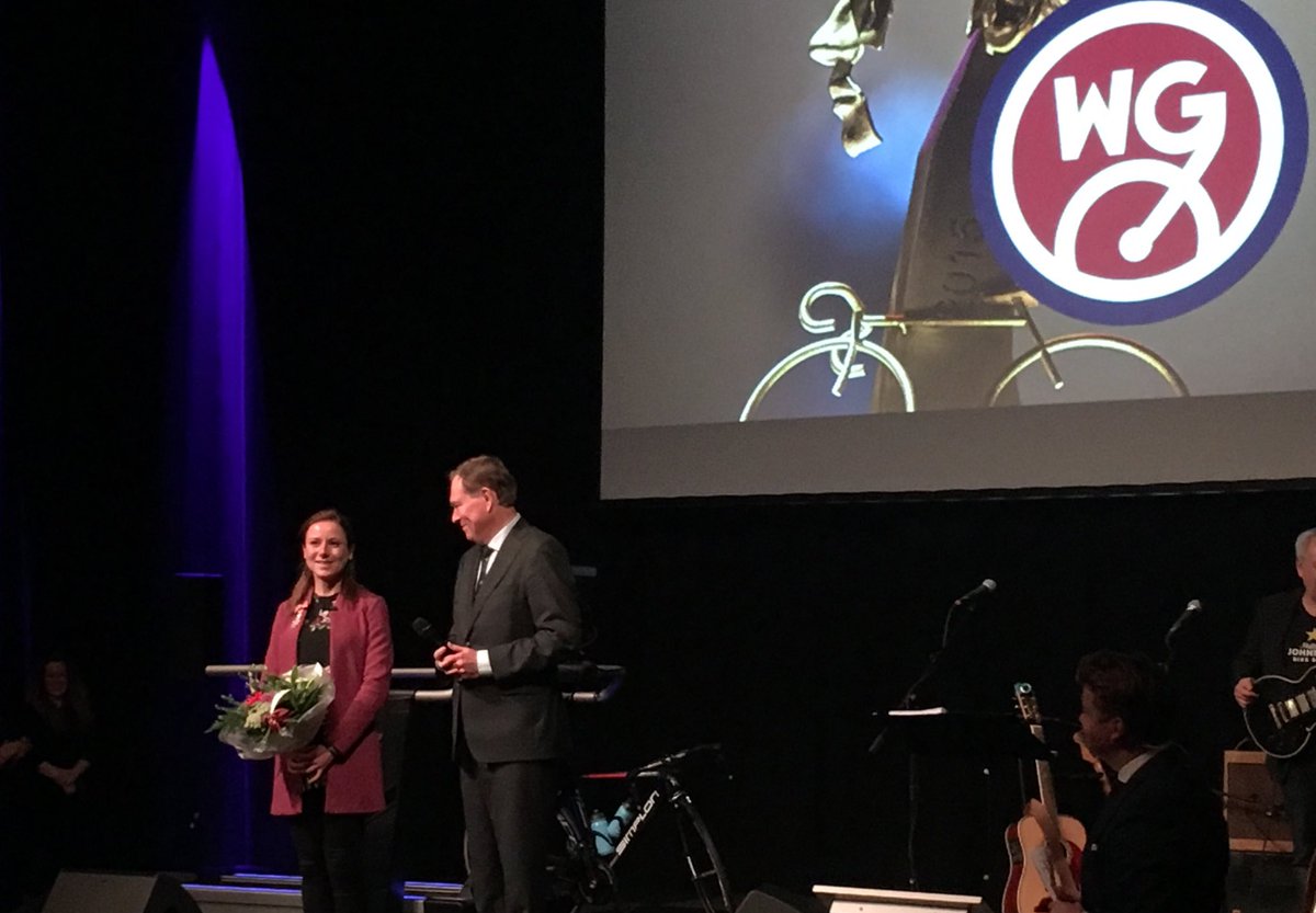 Mooie winnaars tijdens het <a href="/wielergala/">Nationaal Wielergala</a> 2018 met 
🥇<a href="/AnnavdBreggen/">Anna van der Breggen</a>, 
🥇<a href="/tom_dumoulin/">Tom Dumoulin</a> en 
🎖ridder! <a href="/AvVleuten/">Annemiek van Vleuten</a> 
#wielergala2018