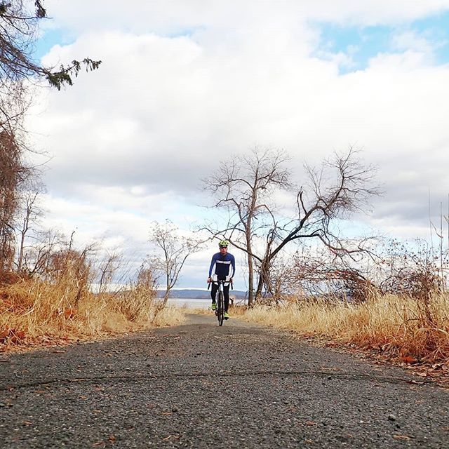 SimonJMale's tweet photo. I took advantage of the mild weather today for a quick ride up by the river to Haverstraw #newyork.
.
.
.
.
.
#bikes #bikestagram #training #roadslikethese #cyclingphotos #bicycling #bikelife #cyclinglife #strava #stravaphotos #outsideisfree #exploreever… https://t.co/nAw3nmFBBe https://t.co/8ro6WOPacc